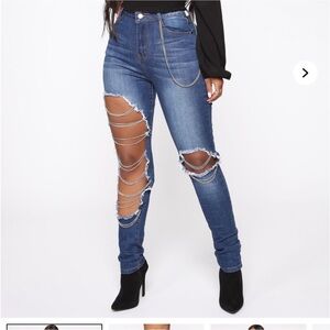 Chain the channel skinny jeans.